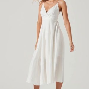Astr the Label MIDI White Dress